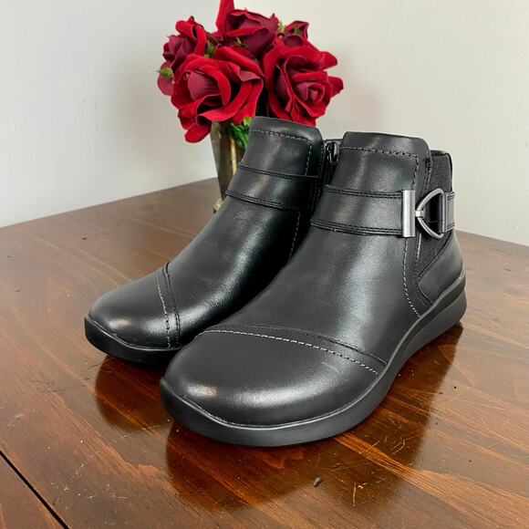 Clarks Women's Collection Black Leather Ellowyn Strap Boots Size 6 New - Picture 2 of 13